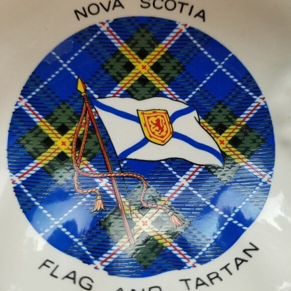 Nova Scotia Shell-Shaped Trinket Dish Flag and Tartan Sandland Vintage Rare Find - Picture 4 of 10
